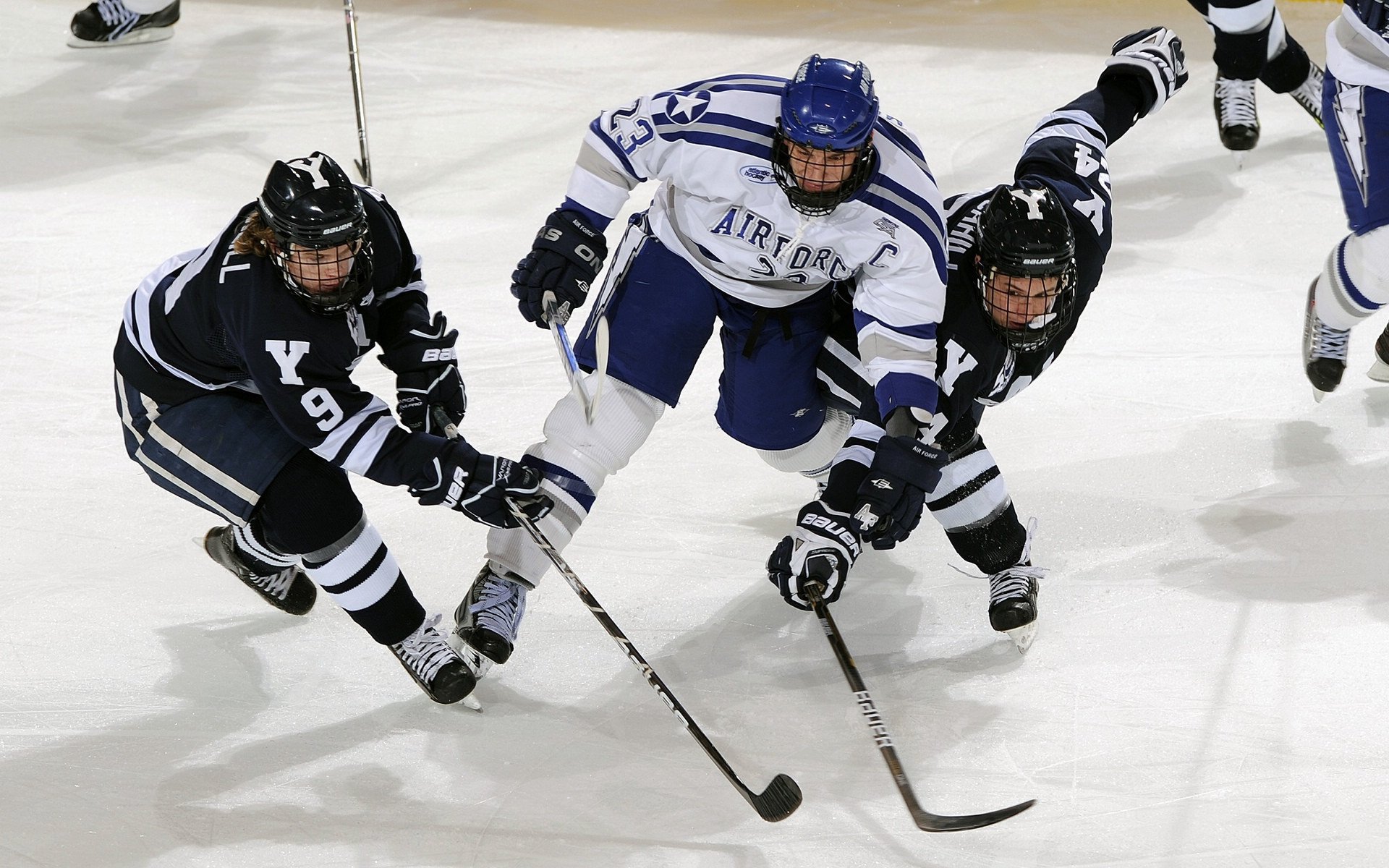 S16回北美被夸爆:“电竞最好的时代又回来了”